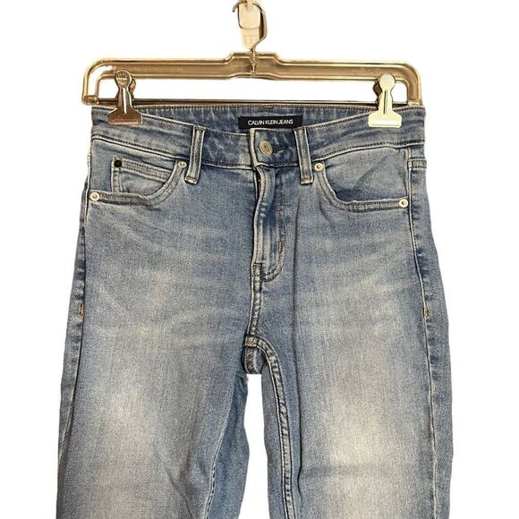 Calvin Klein Jeans light wash mid rise skinny jeans - Picture 2 of 9